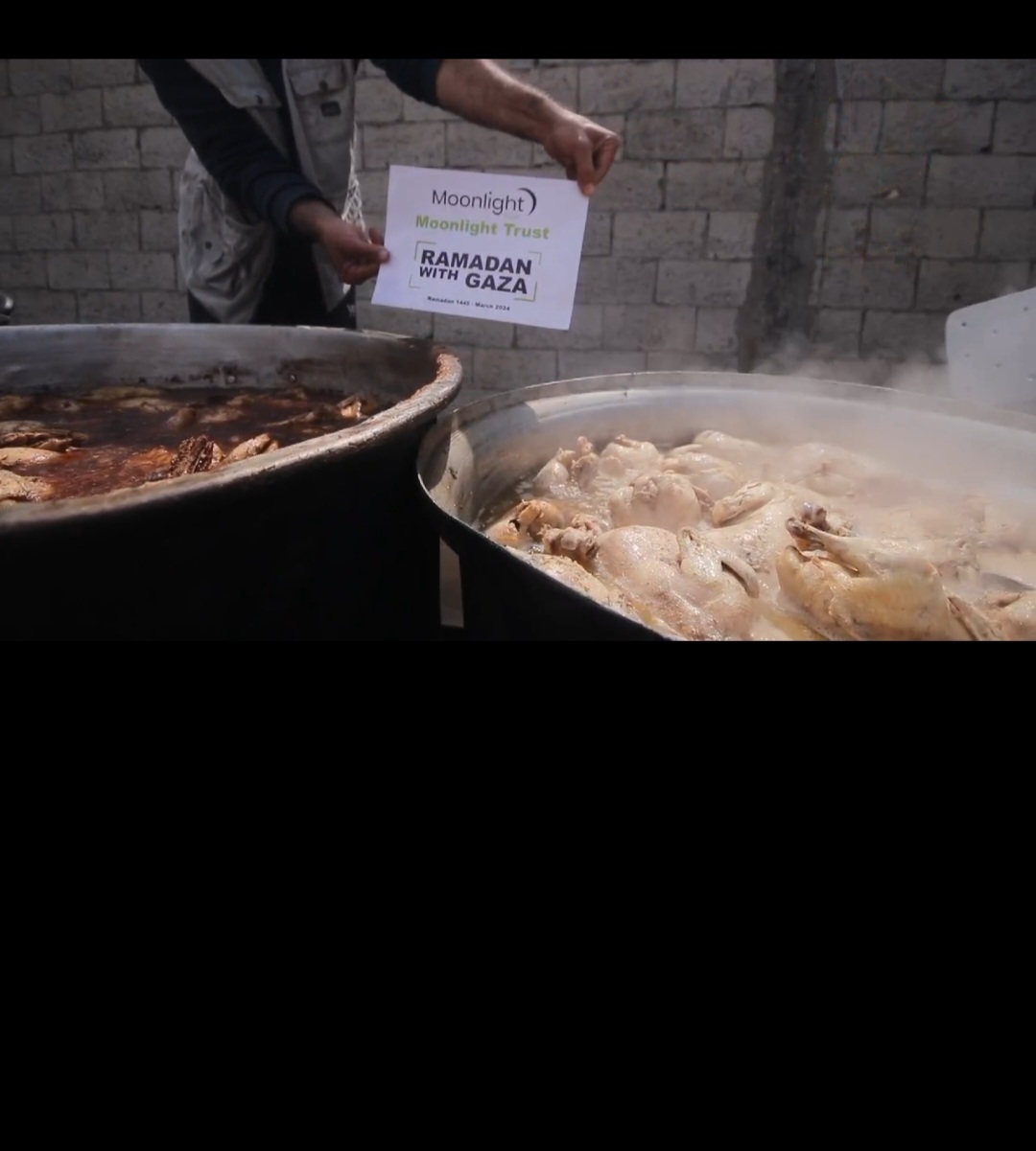 Volunteers cooking for Rafah with your donations